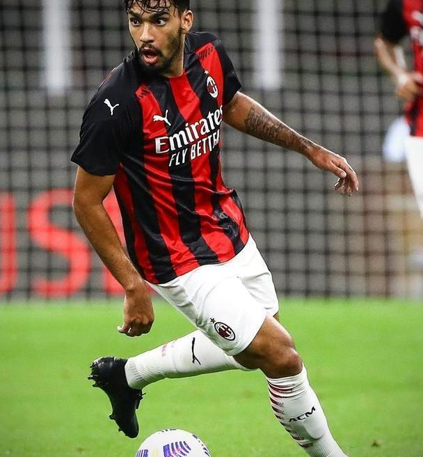 里昂训练开放日，冲刺阶段复出首秀引欢呼，意甲在即，团队化学反应显著